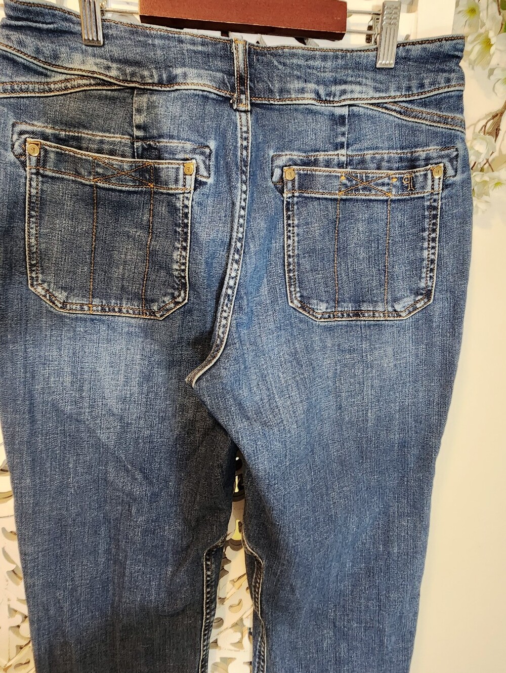 Pilcro The Wanderer Mid-Rise Relaxed Jeans by Pilcro Size 29P - Picture 16 of 16